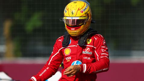  Минарди: Хамилтън се оплаква за неща, които са му обещани, само че не се случват 