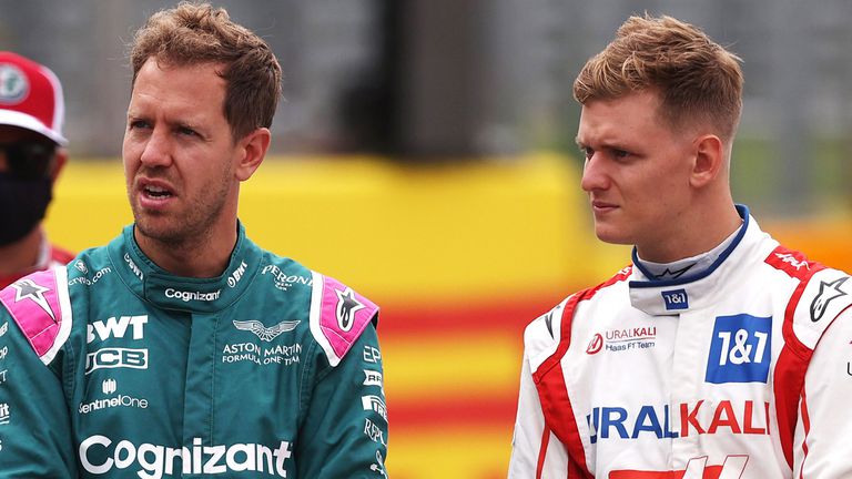 Мик Шумахер очаква решението на Ферари за бъдещето си във Формула 1