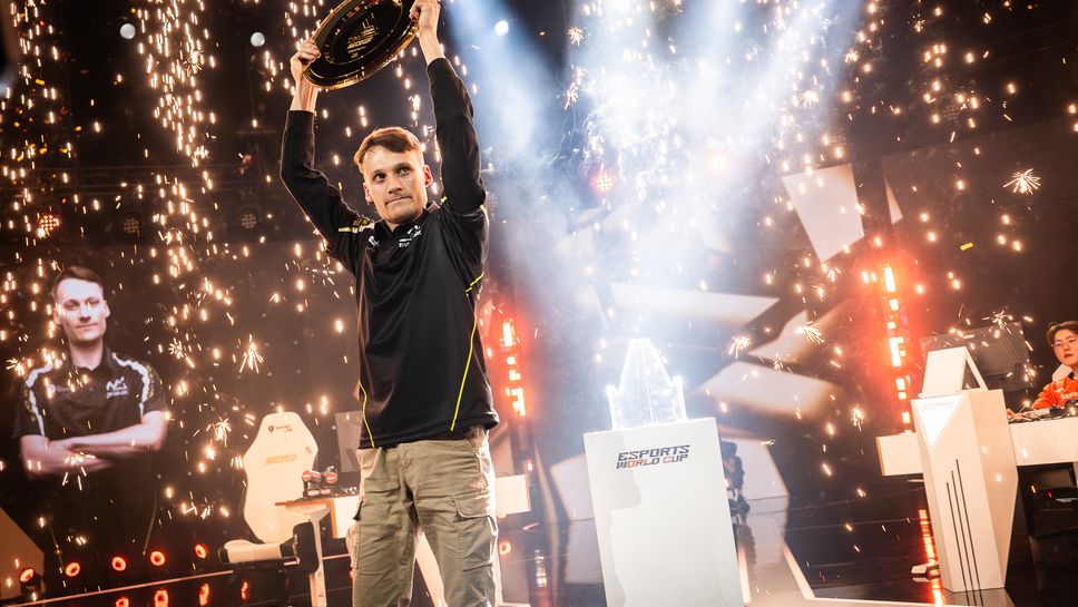 Serral вдигна трофея от Световното по StarCraft II