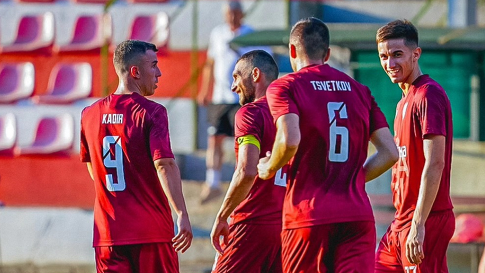 Отборът на Фратрия започна отлично новия сезон във Втора лига