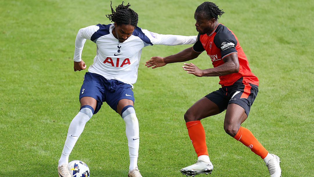 Тотнъм не успя да победи два третодивизионни съперника