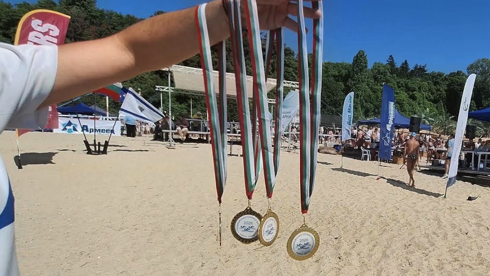 Петра Захариева и Калоян Драгнев спечелиха плувния маратон Галата – Варна