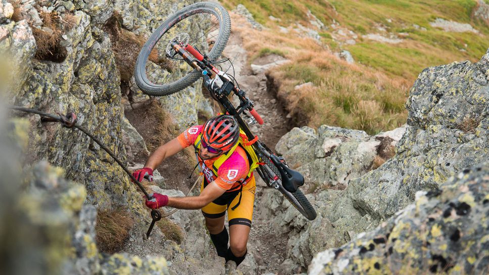 Лидерите запазиха позиции след 3-ия етап на Red Bull Bike the Balkan, още два отбора отпаднаха