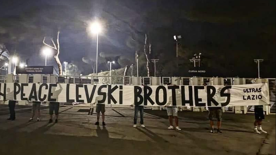 Феновете на Лацио изразиха съболезнования за смъртта на привържениците на Левски
