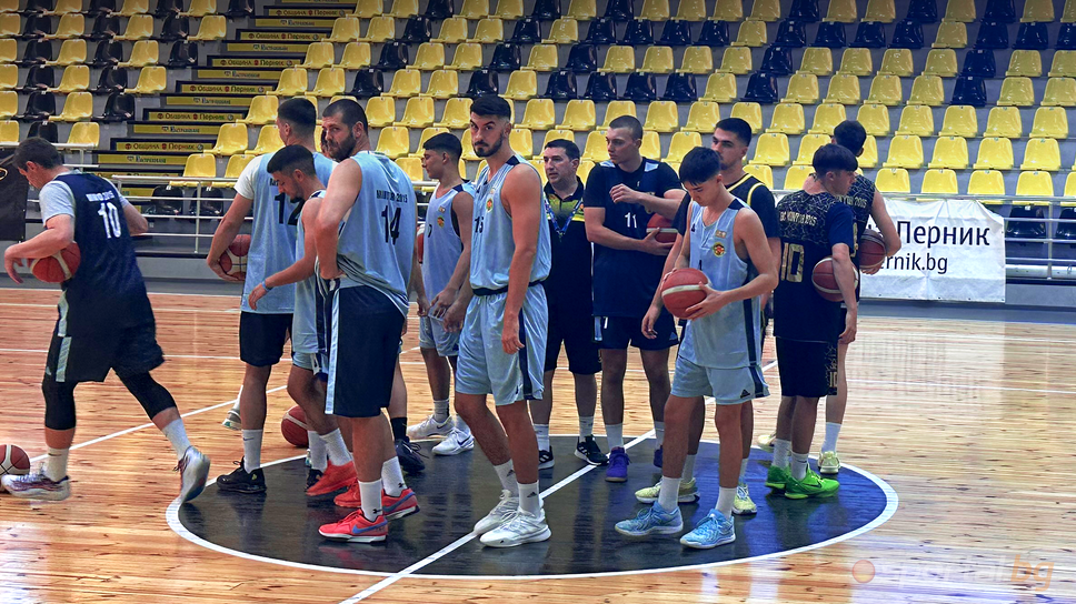 Миньор 2015 ще картотекира в мъжкия отбор още един юноша