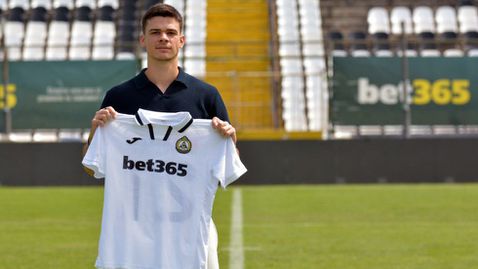 Славия привлече сръбски защитник