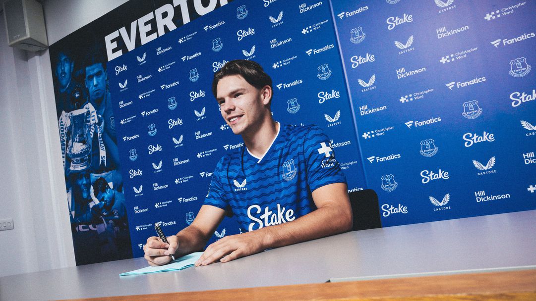 Евертън привлече младата звезда на Саутхамптън