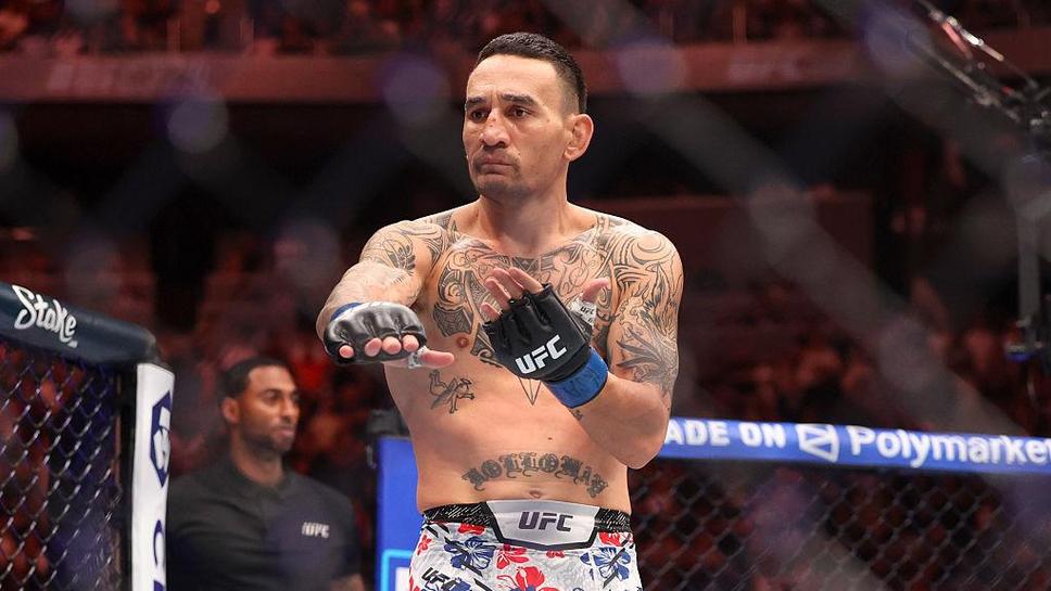 Холоуей, Пимблет и Стивсън отнесоха глоби след UFC 329