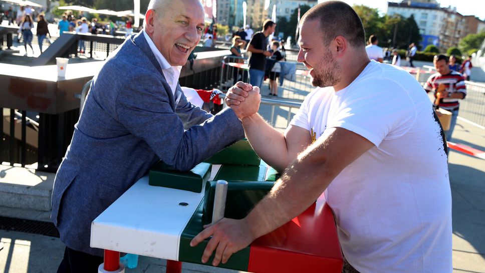 "Нощ на спорта" привлече стотици да спортуват в София