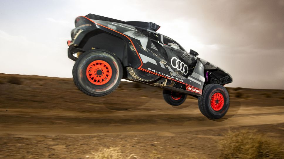Жеги и пясъчни бури – мароканско изпитание за Audi RS Q e-tron