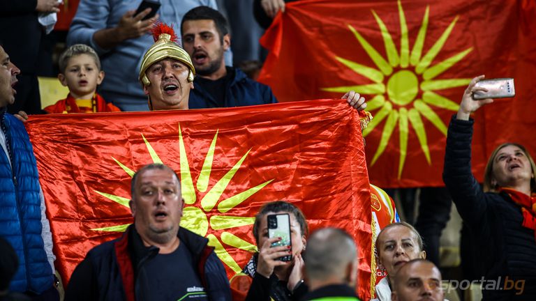 Грозно: Мощни освирквания по време на химна на България в Скопие