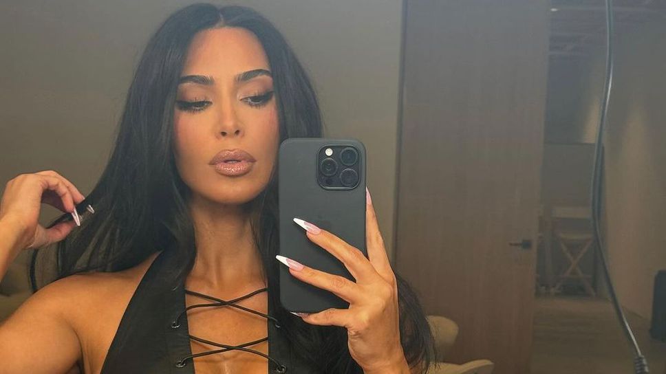 Ким Кардашиян забрави за бельото