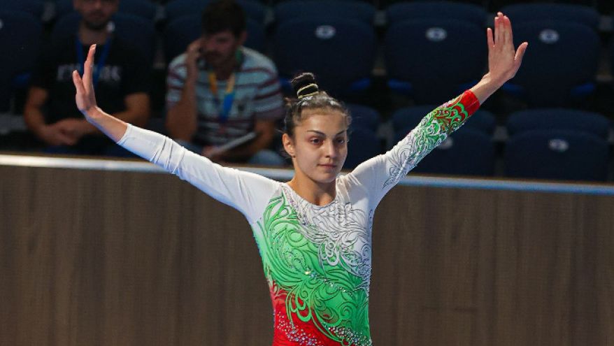 Христина Пенева представя комбинация с по-висока трудност на световната купа  по батут