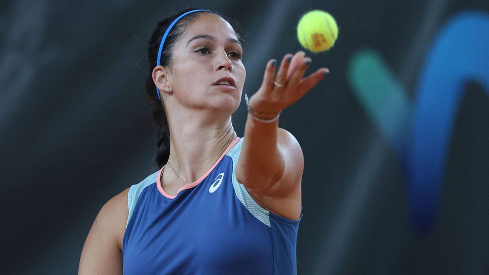 Изабелла Шиникова спечели българското дерби с Ива Иванова в полуфиналите