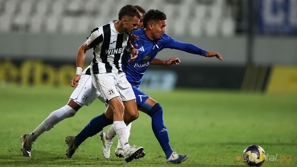 Рилдо получава сериозна помощ от баща си в опит да "захапе" място в Левски