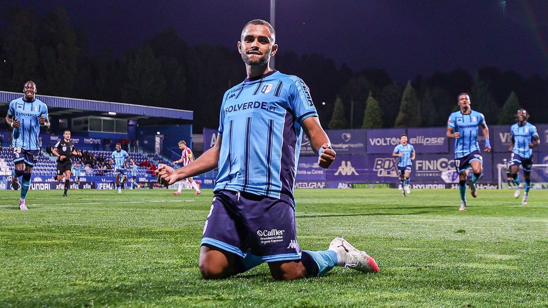 Визела оглави класирането, Бастунов влезе в края