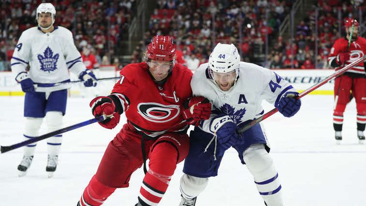 Каролина срази Торонто и изравни клубен рекорд с 5 поредни победи на старта на сезона