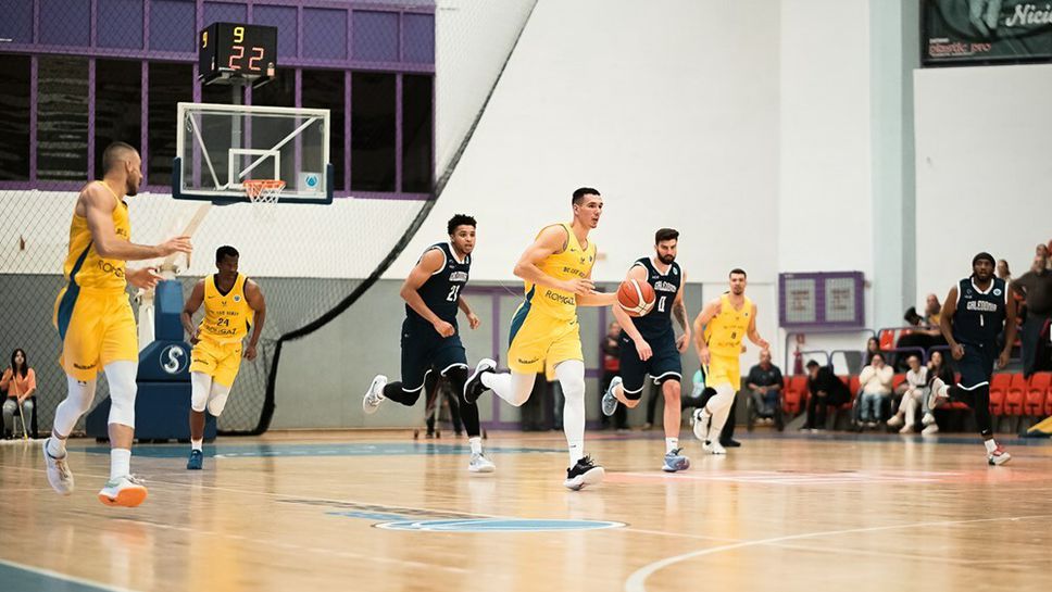 Минчев и Иванов най-резултатни при загуба на Сибиу във ФИБА Къп