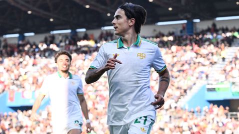 Рома продължи отличната си форма като гост и се изравни на върха с Наполи