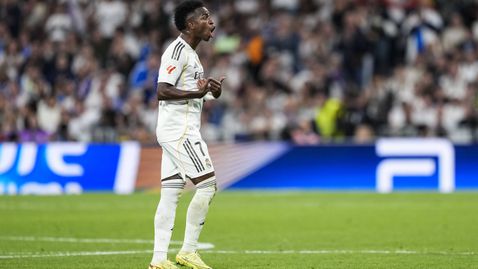 Вижте как Винисиус избесня при смяната си и се прибра в съблекалнята