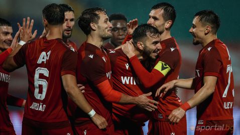  Янев повтаря титулярния състав от последните два мача и против Левски? 