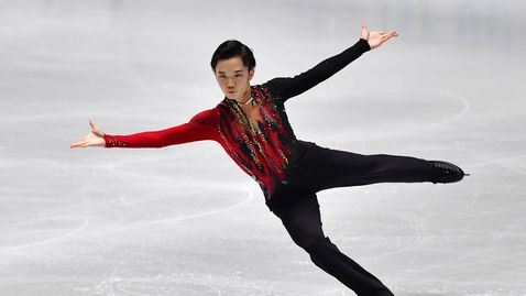 Казуки Томоно поведе след кратката програма на Гран При в Сочи