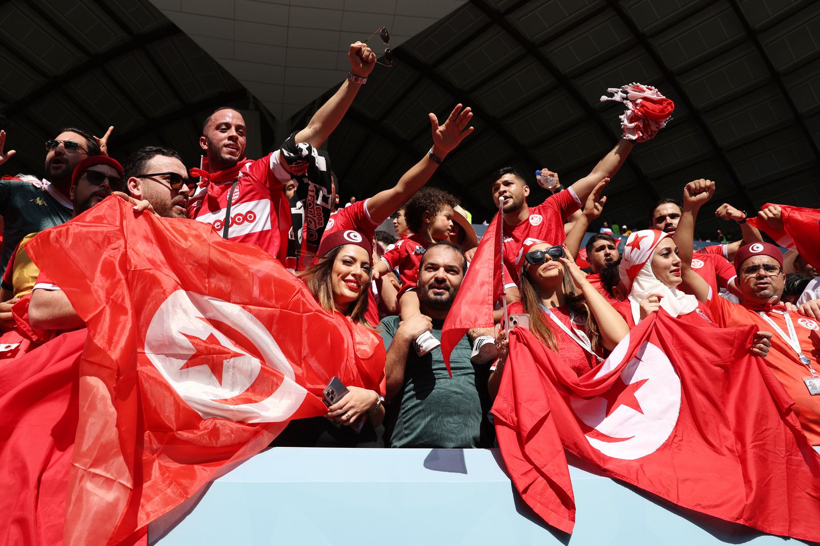 Феновете на Тунис и Австралия