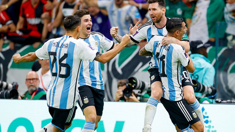 Аржентина е отново на правия път след два фантастични гола срещу Мексико
