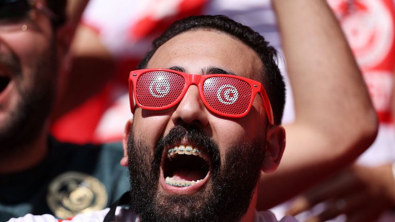 Феновете на Тунис и Австралия