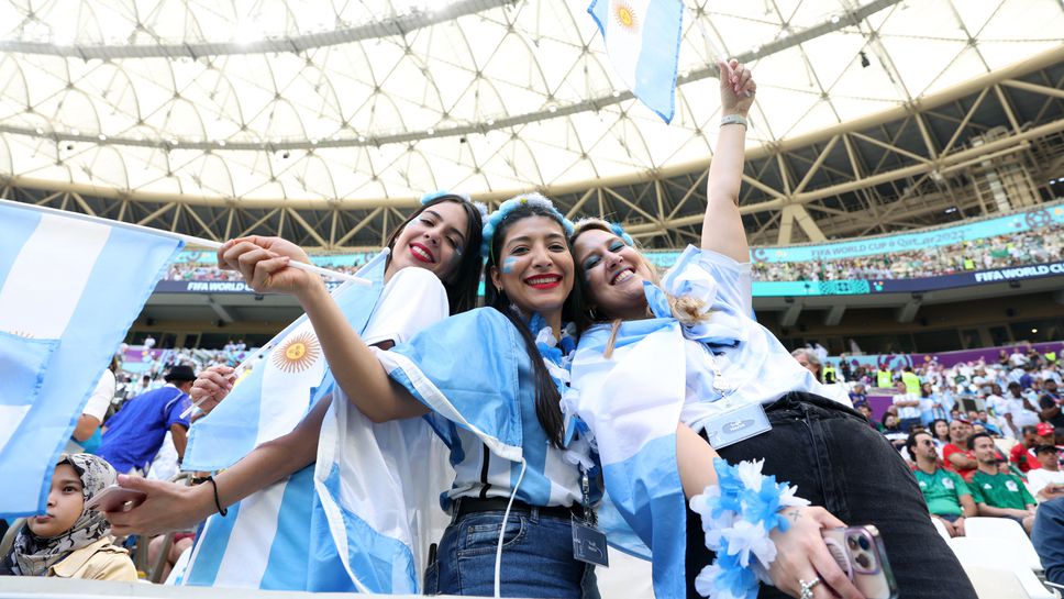 Феновете на Аржентина и Мексико се готвят за мача между двата тима