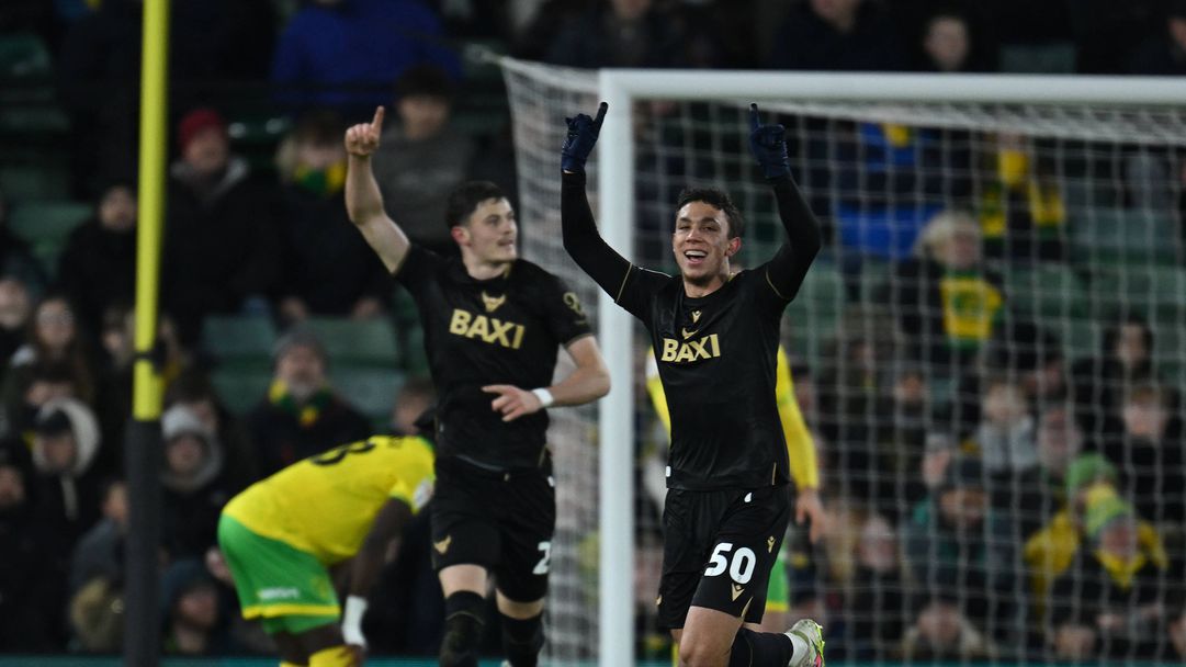 Филип Кръстев донесе точка на Оксфорд с драматичен късен гол в гостуването на Норич