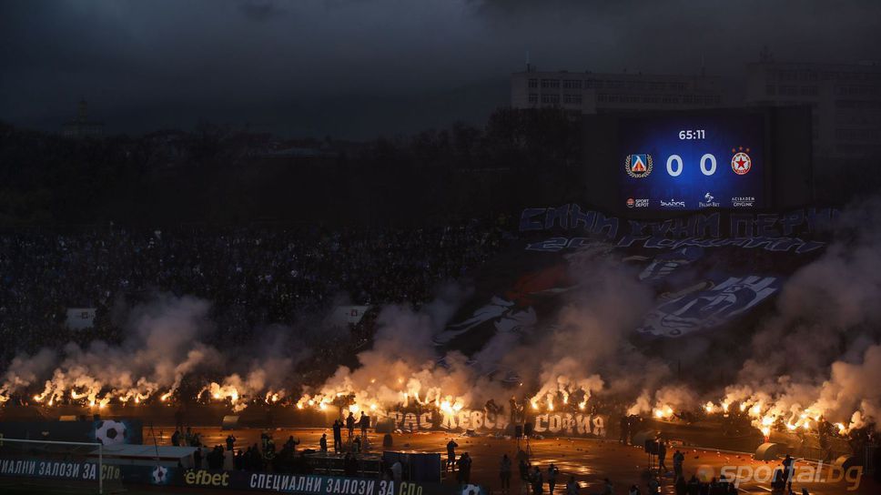 Предотвратиха голям бой между фенове на Левски и ЦСКА, мелето приключило със счупен прозорец и повредени коли (видео)