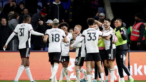 Червени картони и несъобразяване с ВАР улесниха Фулъм да повтори успех от времето на Бербатов