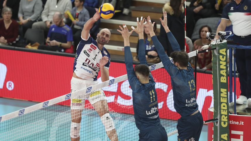 Матей Казийски и Тренто разгромиха за час Верона на Радостин Стойчев