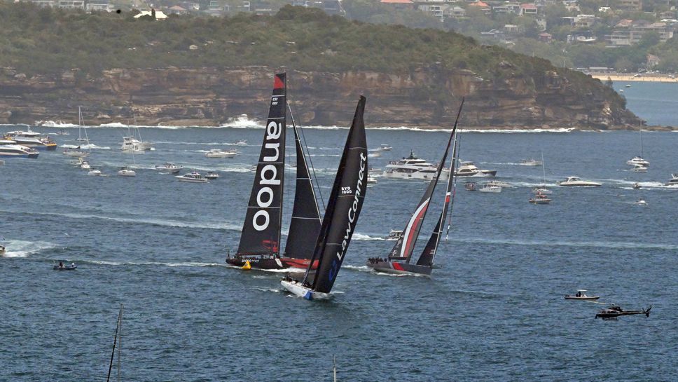 Фаворитите в регатата Сидни – Хобърт едва не се сблъскаха на старта