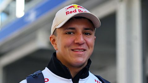  Хаджар: Ако ми се обадят от Ред Бул, отивам! 