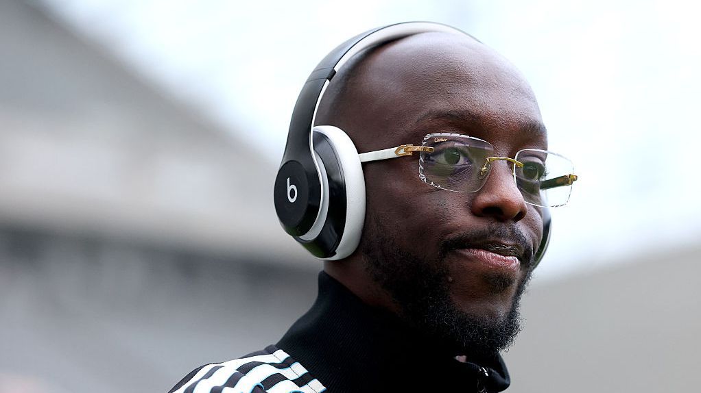 Селекционерът на Конго обясни защо нападател на Нюкасъл остана извън състава