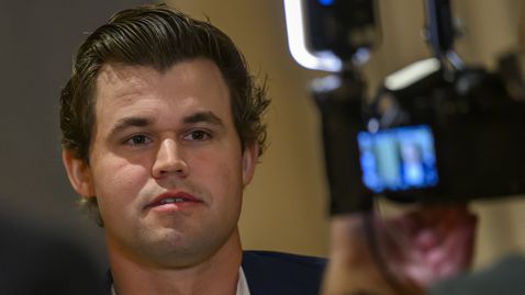 Магнус Карлсен ще бъде "опасен" на Световното по рапид и блиц