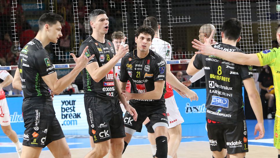 Националът Александър Николов и неговият Кучине Лубе Чивитанова заисаха 3