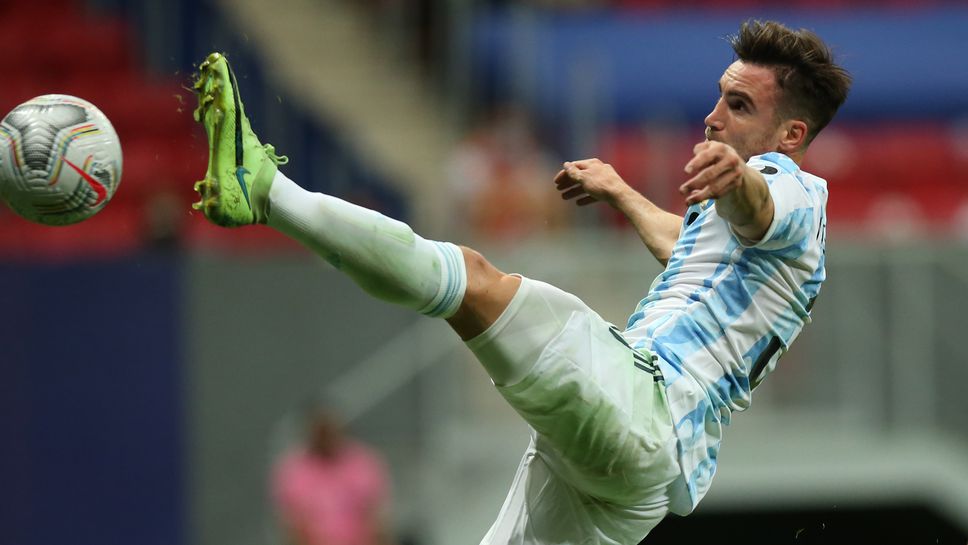 Аякс спря трансферна цел на Барселона