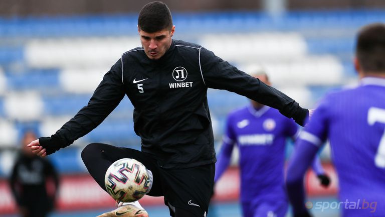 Нападателят на Локомотив Пловдив Георги Минчев лично е отказал офертата