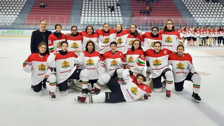 България загуби от Казахстан на Световното първенство по хокей на лед за девойки в София