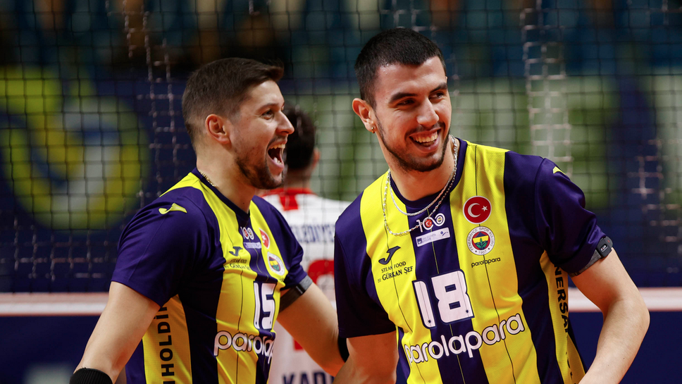 Николай Пенчев с 8 точки, Фенербахче с победа №16 в Турци