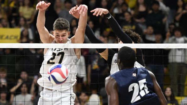 Лазар Бучков пак "избухна" в САЩ с 10 блока при победа на Лонг Бийч