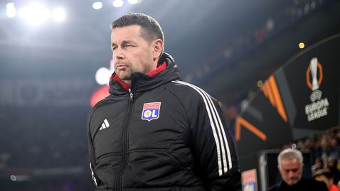 Лион уволни треньора си дни преди мача с Лудогорец