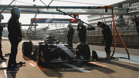 Новата кола на Уилямс най-после преодоля краш теста