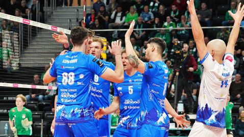 Страхотен Аспарух Аспарухов с 15 точки, Шлепск с важна победа в Полша