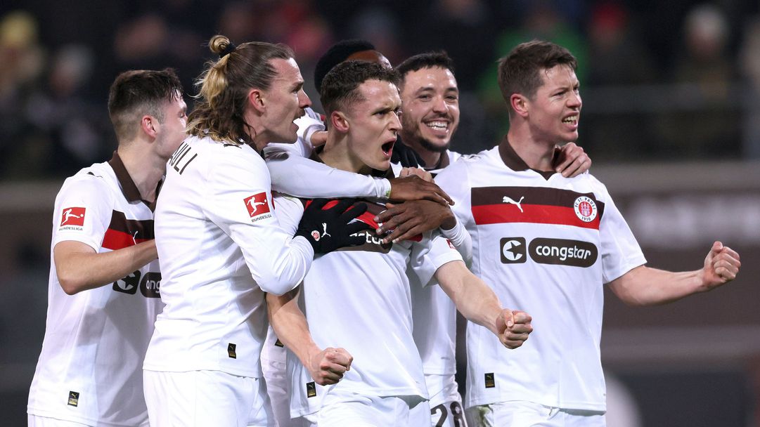 Санкт Паули стигна до точка срещу РБ Лайпциг с късна дузпа