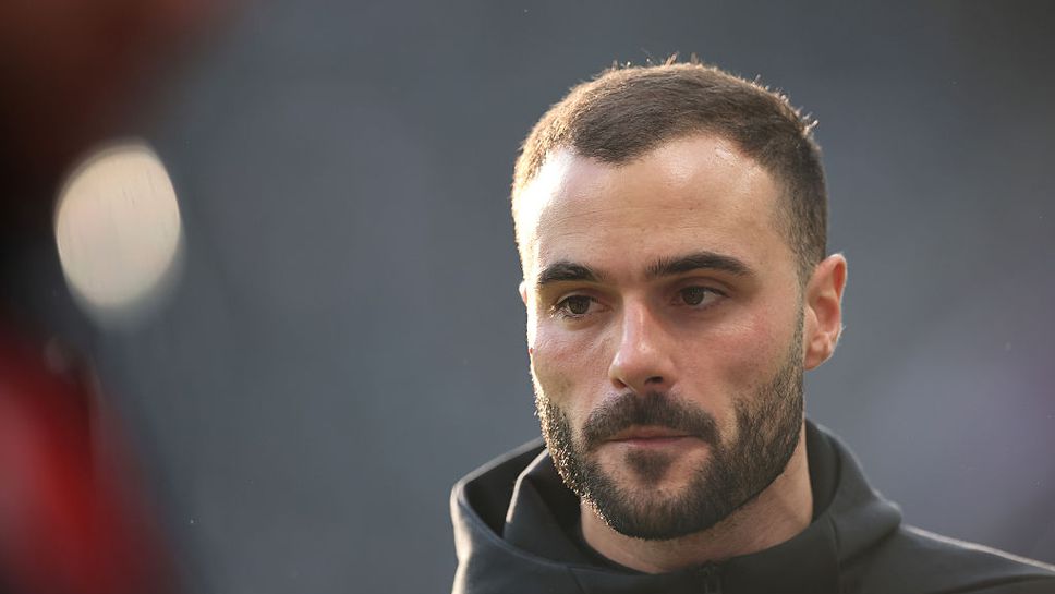 Футболистите на Айнтрахт Франкфурт не са разсеяни от търсенето на