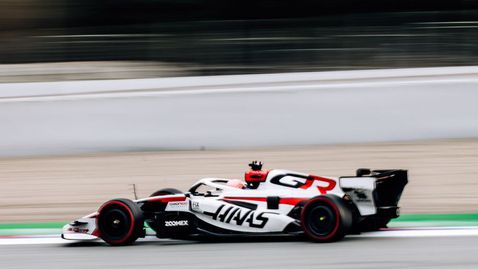  Ред Бул и Хаас впечатлиха Джордж Ръсел 